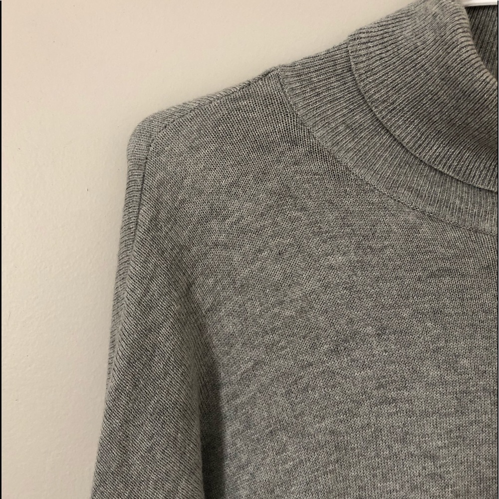 Gray long sleeve turtle neck